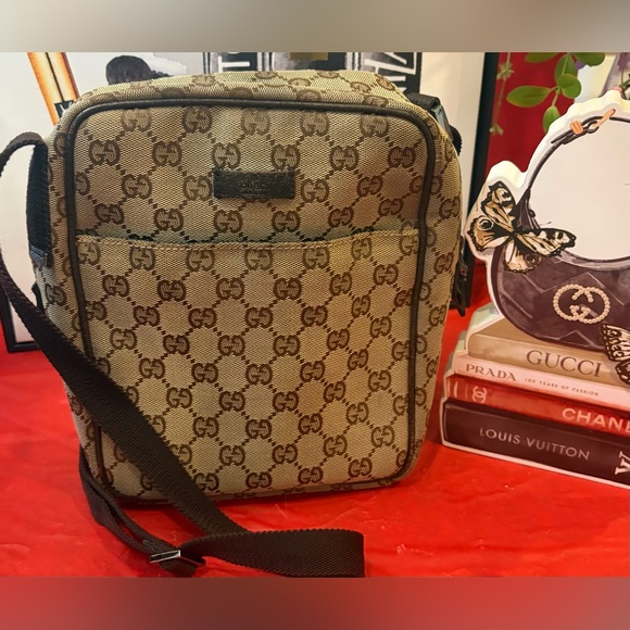 AUTHENTIC GUCCI GG Monogram Coated canvas Beige/Brown Messenger Bag
EUC!! LOVED - Picture 10 of 16